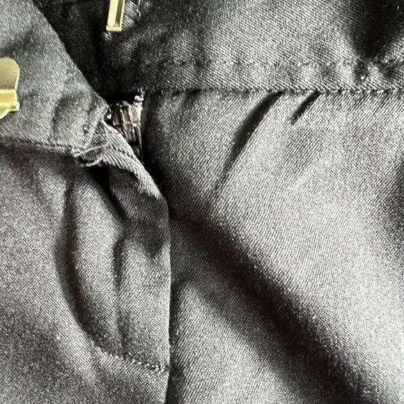 📌Tracy Evans Timeless Black Dress Shorts - Picture 4 of 13